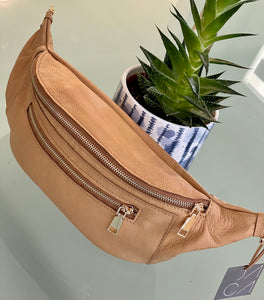 ANANÏ Leather Fanny Pack