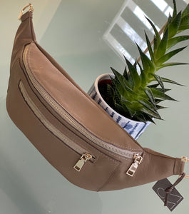 ANANÏ Leather Fanny Pack