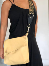 Load image into Gallery viewer, MÏLA Leather Handbag
